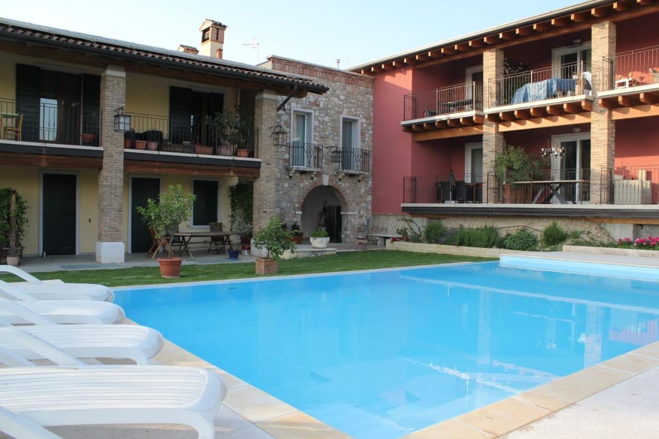 Residence Tasso Canossa - Appartamento Con Piscina Lazise Eksteriør bilde